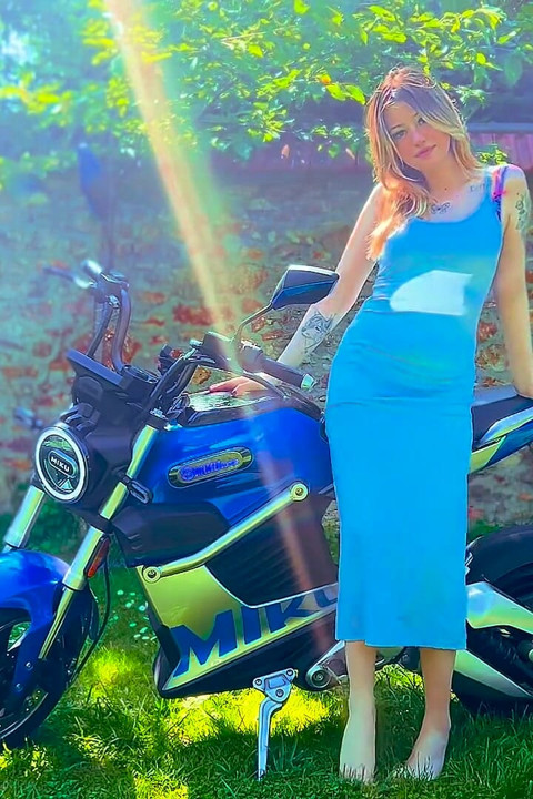 Motorcycle Pussy Rub Wet Tease & Orgasm