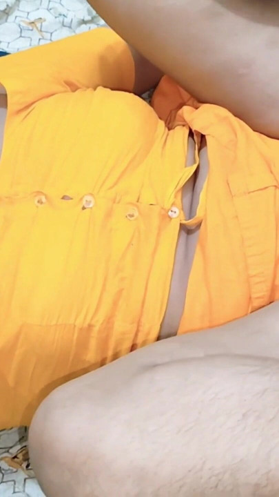 Hermosa chica nuevo video apenas follando. | Clip 1