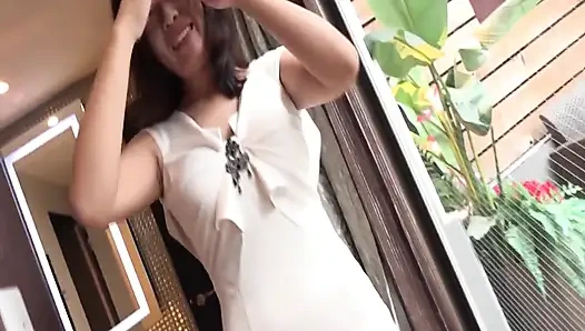 Arkadaşlık kaydı: Yuri (33). Islak bir yapıya sahip bir G-cup'ın ihmal edilen erkek arkadaşını ihanet ettiği ve her şeyi bir arkadaş sitesinde tanıştığı bir adama emanet ettiği bir belge