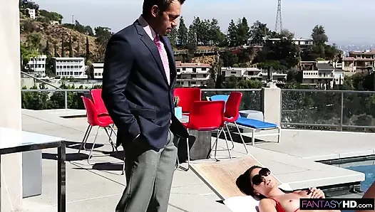 Housesitter Fantasizes About Home Owner Crushing Her Guts
