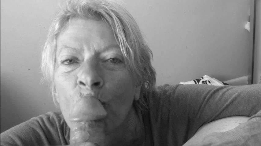 MILF loves sucking