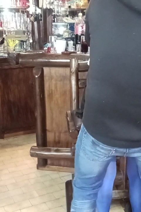 バーで見知らぬ女の子からエンジェルをもらった