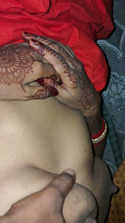 Tej ki raat me bhabhi ke sone ki Saath bhabhi ki pusy ko puri | Clip 1