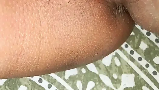 Ich ficke meine schwägerin, wenn ich sehe, dass sie allein zu hause ist, indisches desi-mädchen