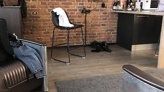 Она была девственницей, но теперь анальная шлюха