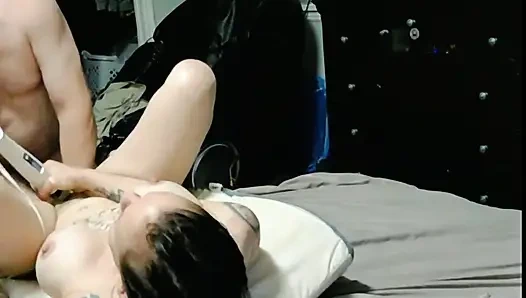 Жена принимает член от мужа