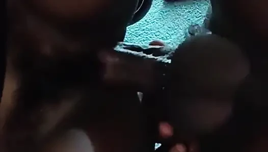 Hintli ev hanımı Hintli kadın ji ile yüz yüze geliyor