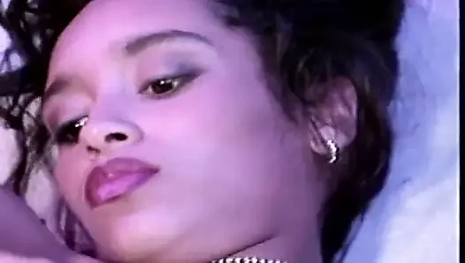 Sie ist ein schwangeres Baby aus Frankreich, das gerne Sperma isst