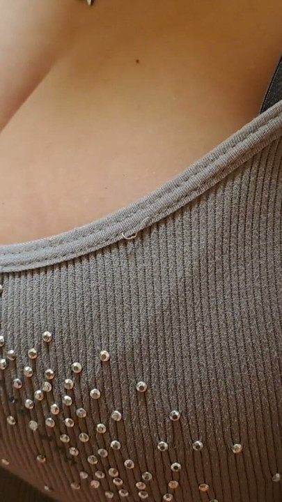 Neighborhood tits in my kitchen | Clip 1