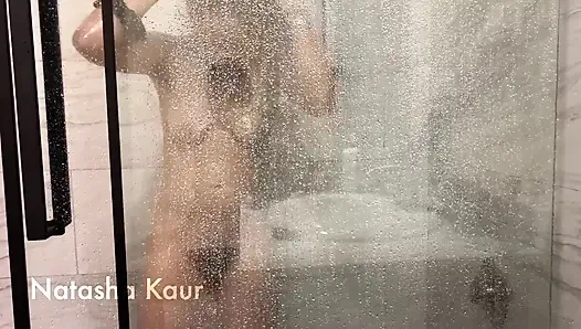 POV: du beobachst mich beim duschen und ich säubere nach dem dusch-sex