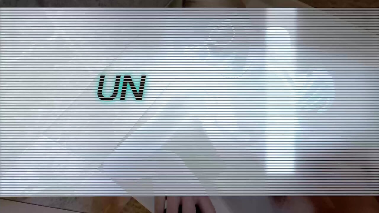 Татуйована красуня Підпал Лі пропонує своє все натуральне тіло