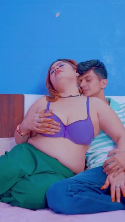大胸部热新婚夫妇享受他们的第一个Suhagrat之夜 |剪辑 1