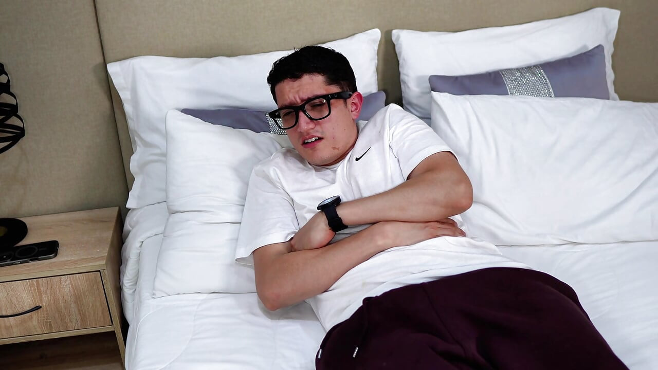 Schöne schöne rosa muschi, brünette gibt mir eine intensive behandlung und erleichtert meinen riesigen schwanz