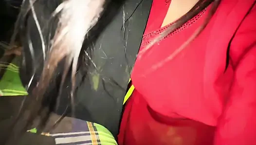 Kuzenim evinde yalnızken sikişmemizi seviyor, iri güzel Arap kız komşusunu davet ediyor ve büyük yarağını istiyor