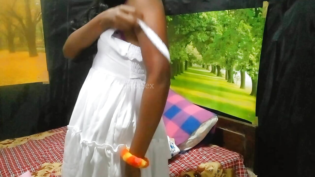 Sri Lankan stepsister - First Time Sex