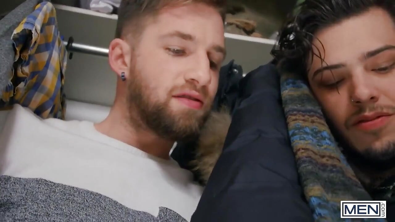 MEN- Sean Peek's buddies Thyle Knoxx and Dex Parker want to see for themselves how hot his new roommate