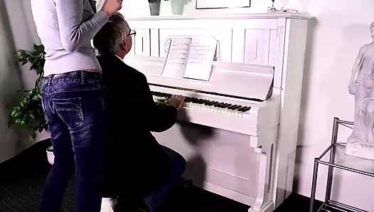 Seksi olgun yaşlı yarak ağzında