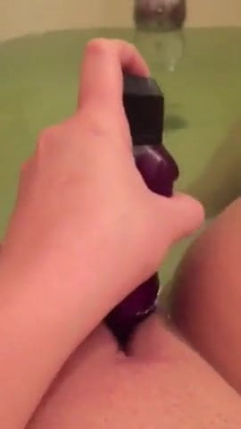 Chelsea dengan dildonya