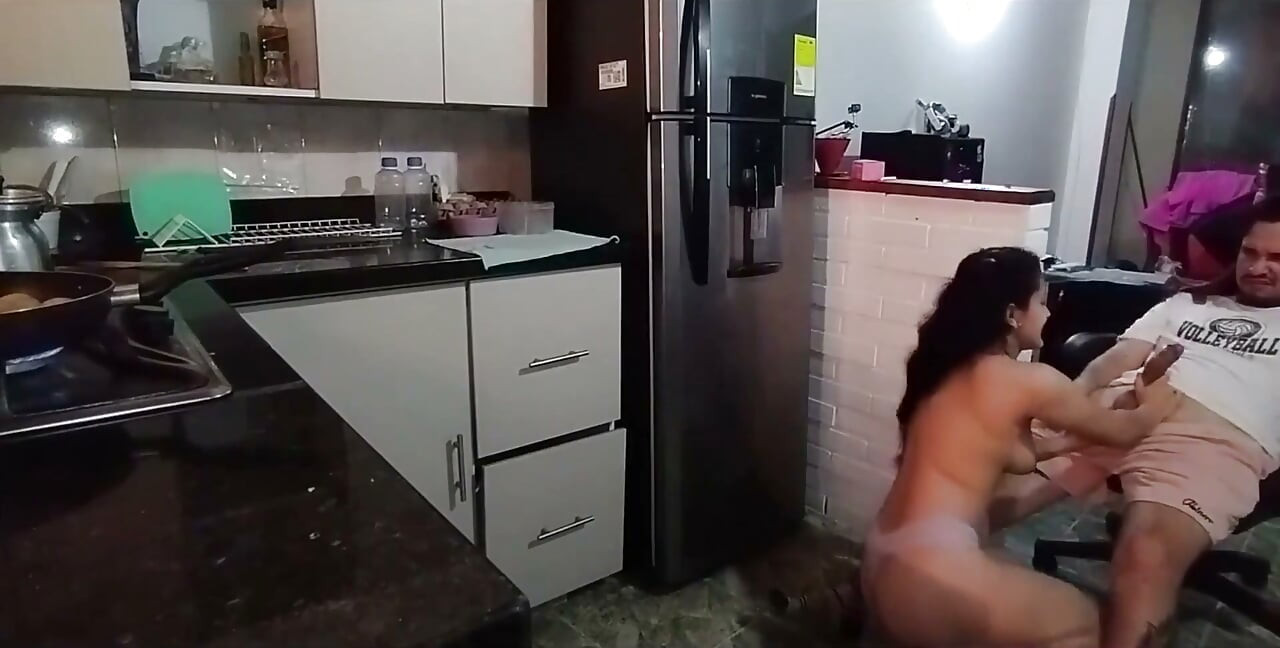 I Masturbated Looking at Her How She Was Dressed and She Couldn't Bear to Suck My Entire Cock