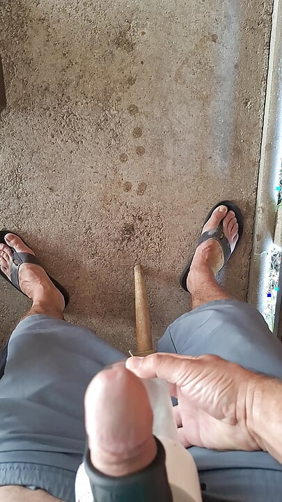 Bắn tinh trùng trong khi bơm bi