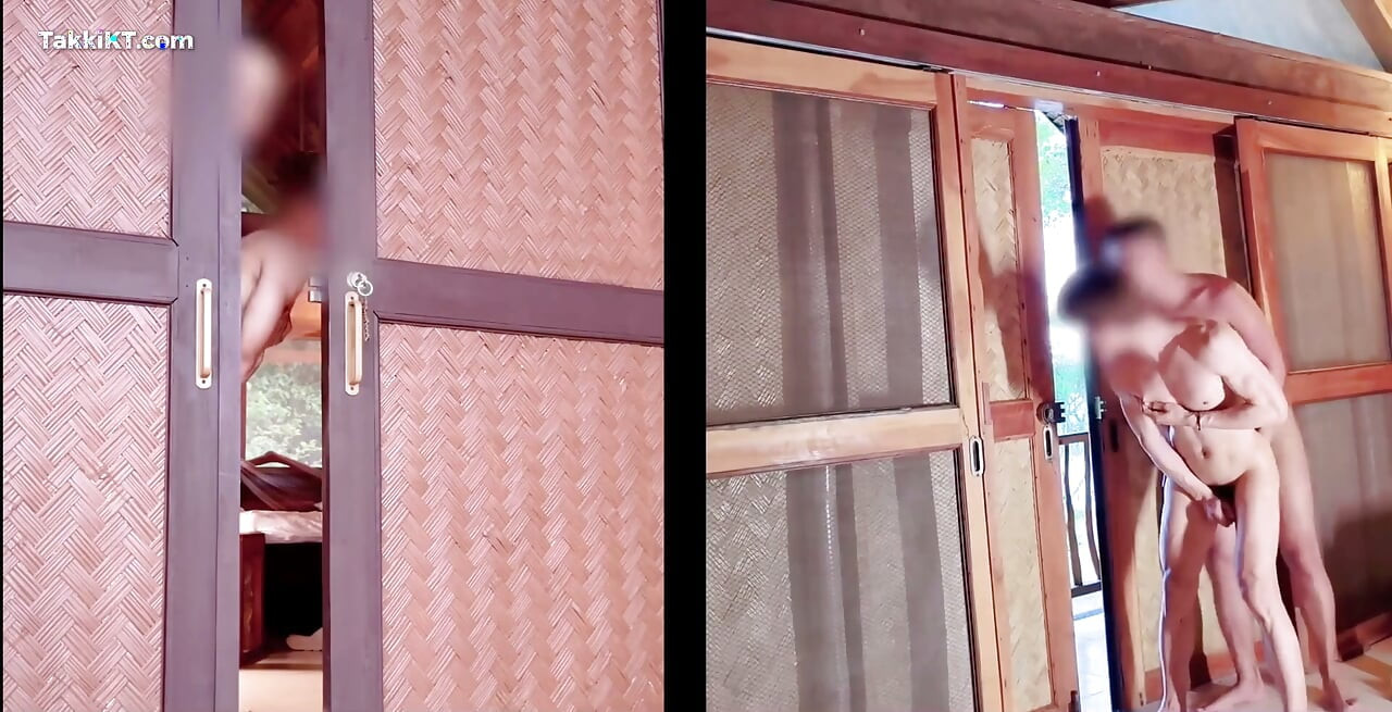 Door Half Open, Zakar Saya Semua Infucking Di Tepi Laut, Manakala Orang Asing Berjalan Oleh