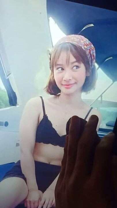 Pop parinda นักเรียนไทยน้ําแตกบนเครื่องบรรณาการ