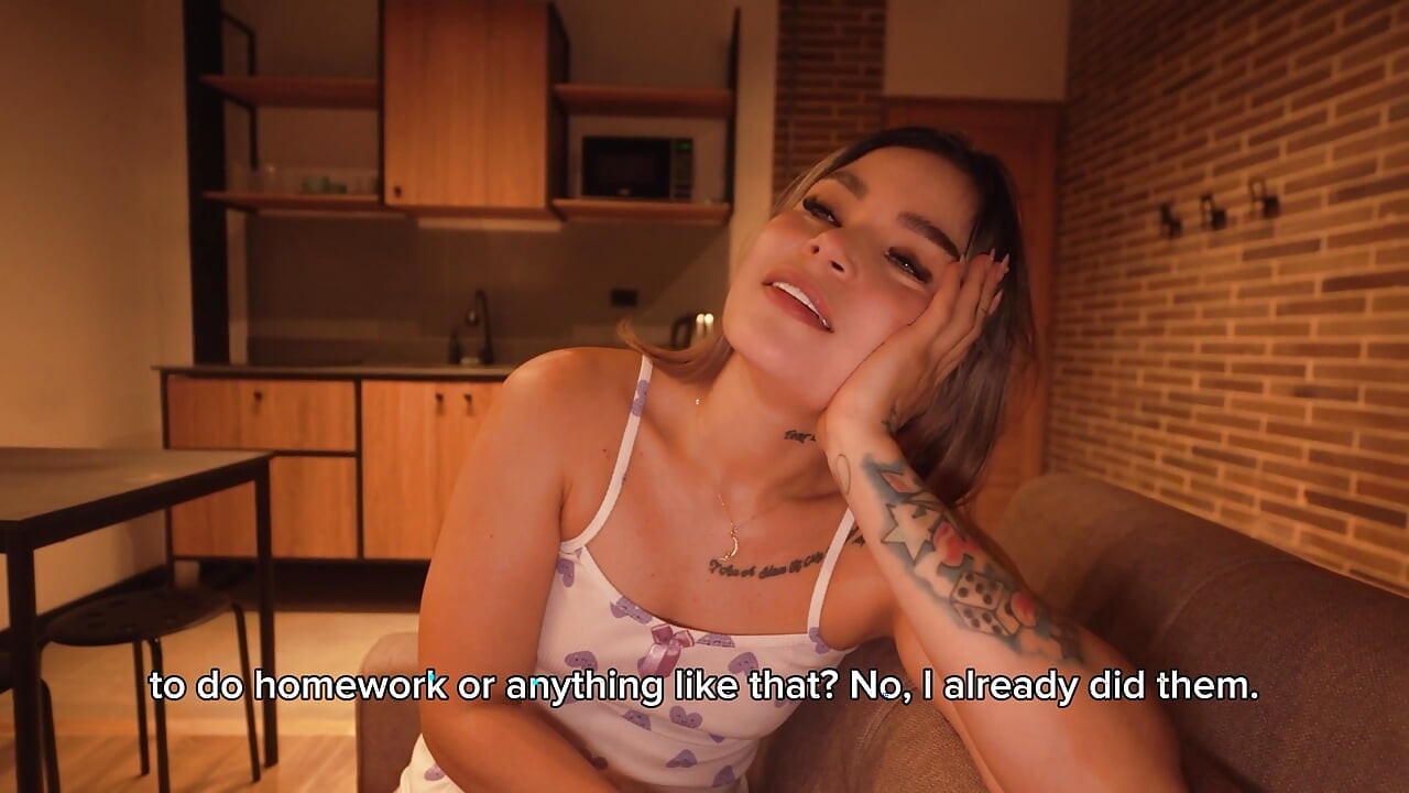 Annoying stepsister with a FAT ASS gets fucked int he living room! Carolina agudelo - Papuchizz