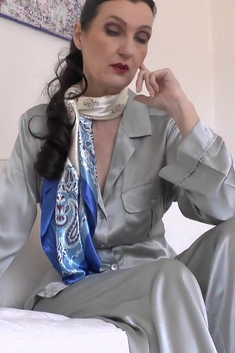 Foot Sniffing and Masturbating in Your Pants! Lady Victoria Valente