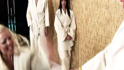 Adegan 2_double gym seksi dan dicrot dua kali sama teman-temannya dengan lingerie di gym