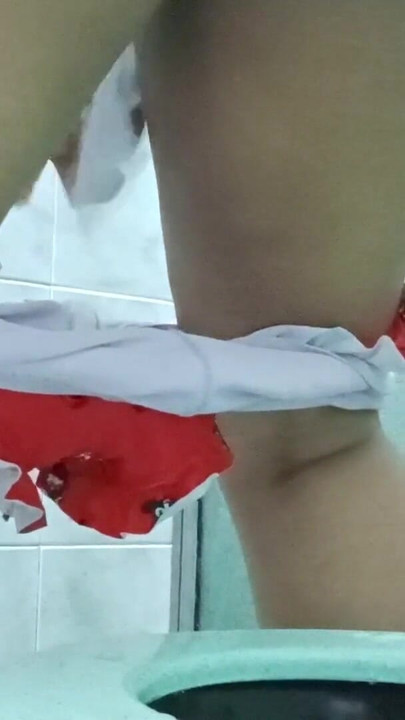 Moment palpitant de la "Bath Cam pentru mama mea vitregă (compilație)"