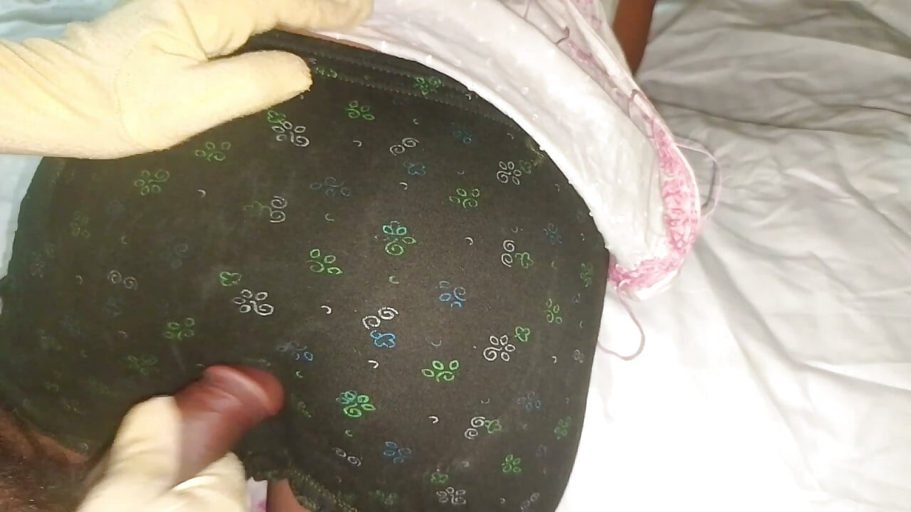 Chica caliente del pueblo en video de sexo por primera vez