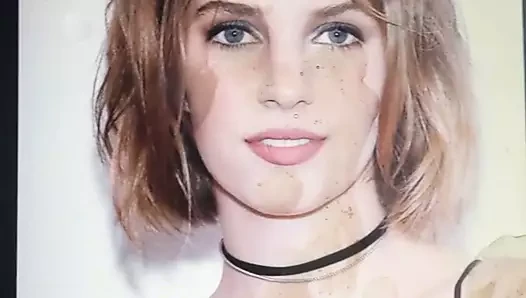Maya hawke boşalıyor