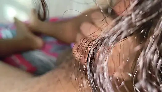 Mantan pacar nyepong kontolku setelah menikah