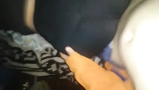 Aku pecah sepatunya dan aku memasukannya ke dalam