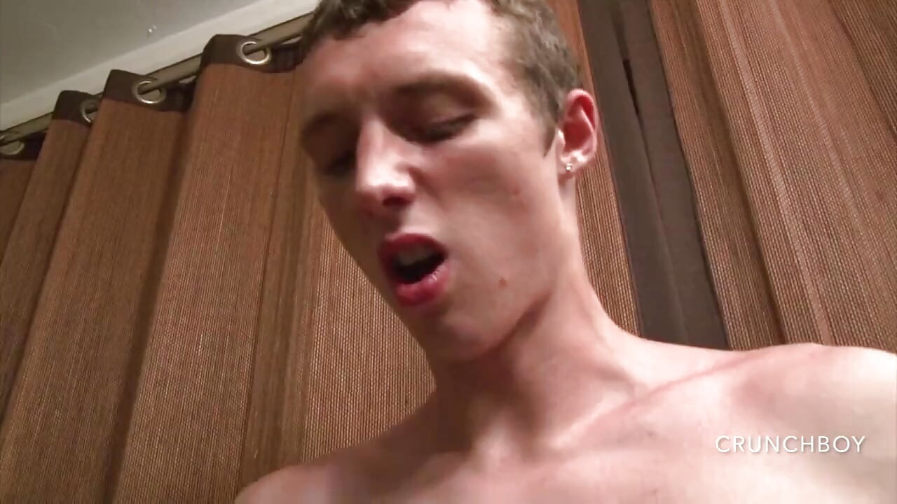 Porn Amator กับหนุ่มร่างบาง 20 ปีเย็ดเพื่อเวลา Frsit 5