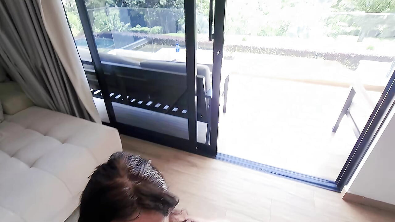 Puta argentina se folla a roommie colombiana Ella ama su gran polla!