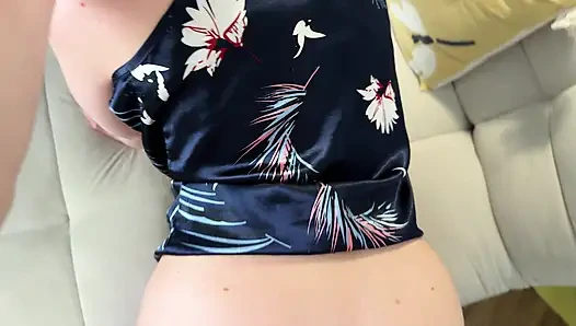 ТИХО, НАС СЛЫШАЛИ. Я трахнул свою сводную сестру, пока все были дома.