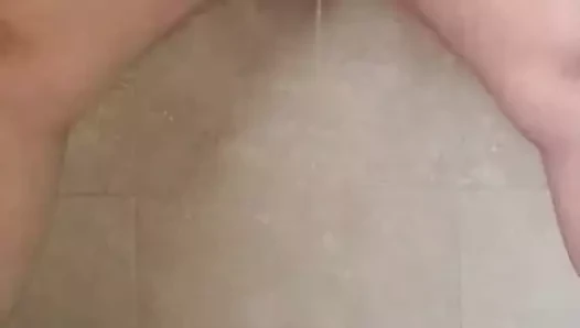 Kendi ev yapımı biramı yapmak (bardağa işemek)