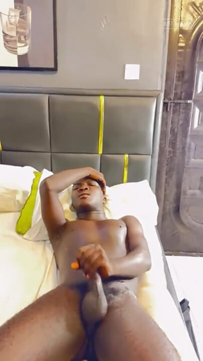 ฝันเปียกๆ และตัดสินใจชักว่าวมากขึ้นในตอนเช้า