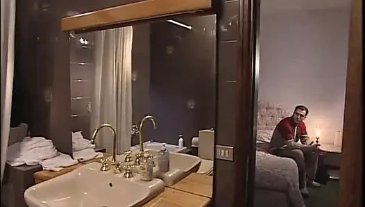 Güzel memeli inanılmaz seksi orta yaşlı seksi kadınlar ayakta domalarak sikiliyor (tam film)