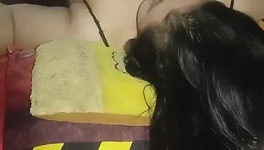 (Sensör yok) Ah tatmin olana kadar beni sikmek iyi hissettiriyor