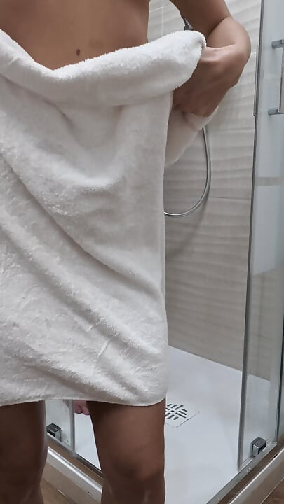 B&Bにチェックインした後のシャワーセックス