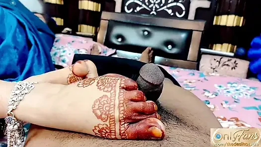 Suami banci pecinta kaki