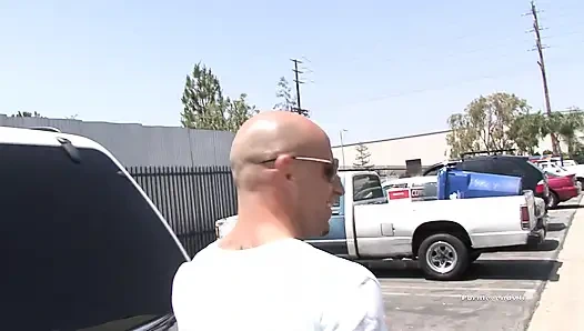 Reagan Anthony ist eine heiße milf (4k)