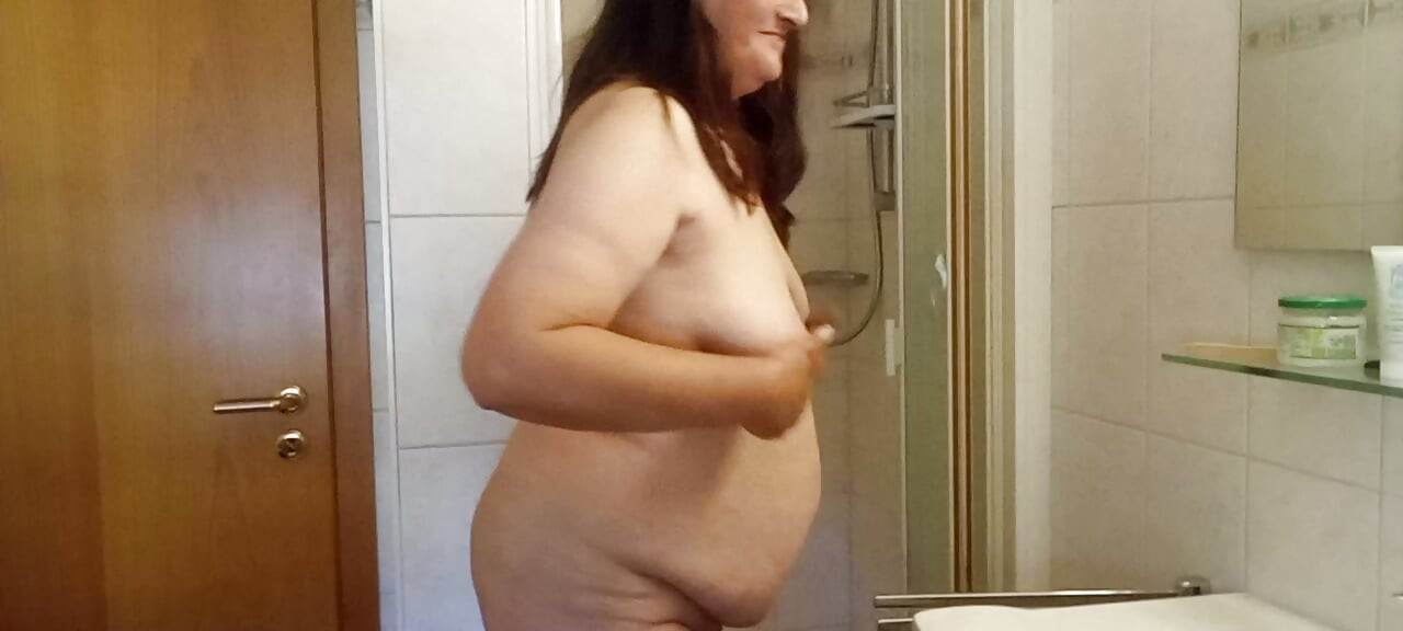 Ώριμη BBW Ιδιωτική Ρουτίνα Ντους