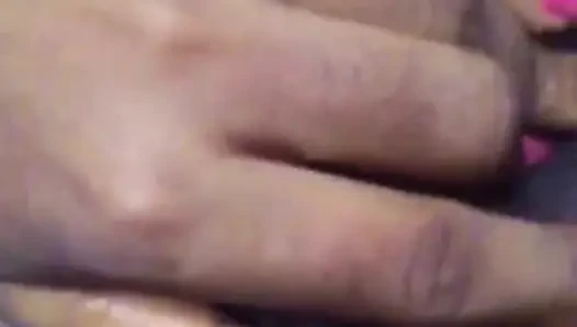 Красивая Roselee трогает себя в живом вирусном видео
