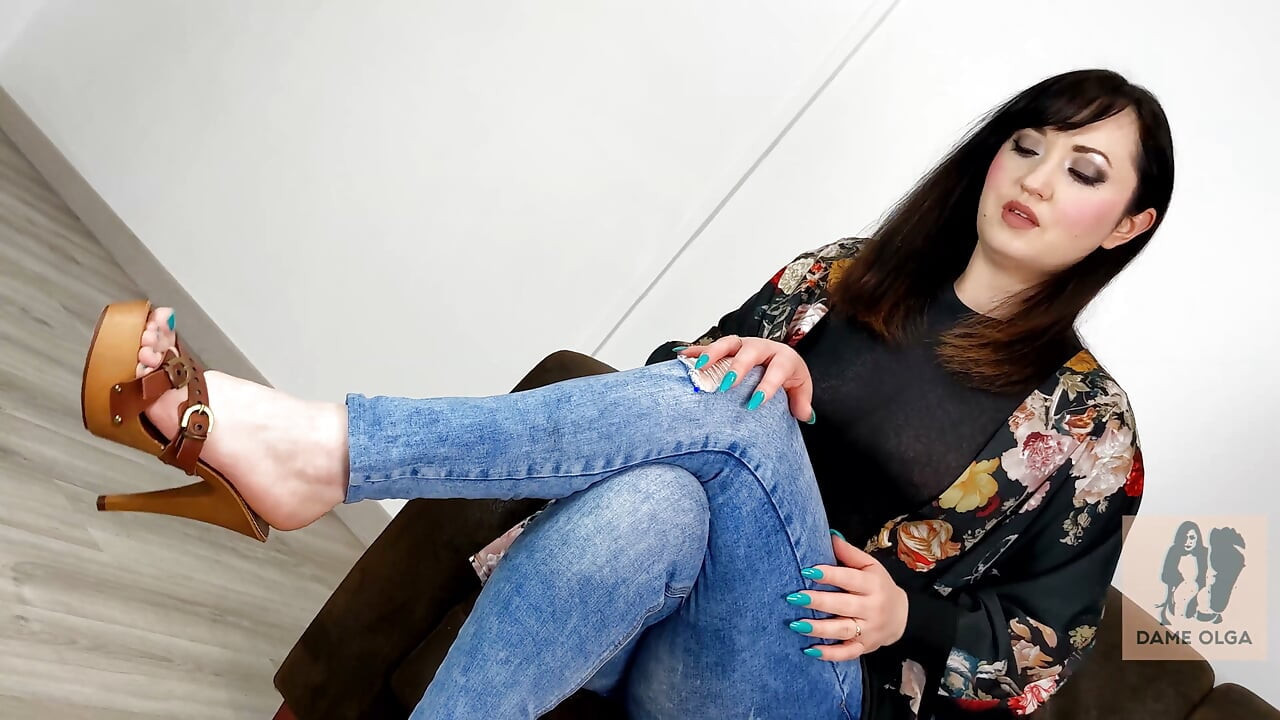 (679) Bàn dương vật: tuyển tập Shoejobs và tinh dịch trên giày số 2 – Dame Olga (4K)