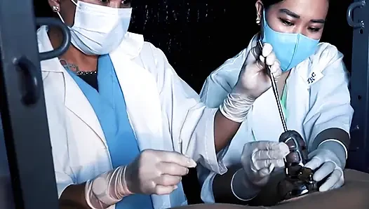 Sesi CBT medis oleh dua perawat