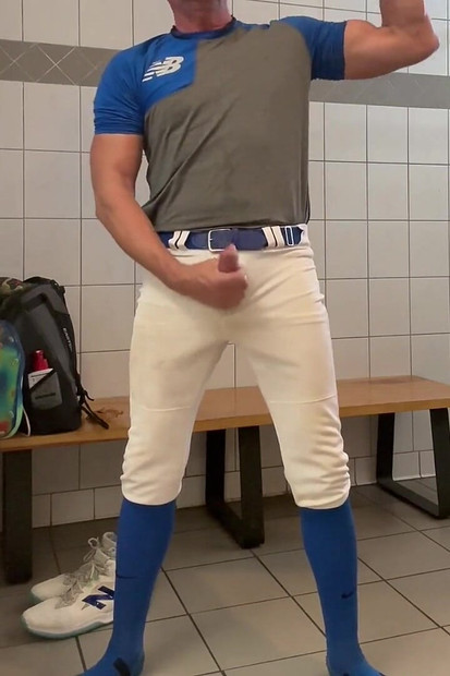 与Jockdad87在更衣室的Alpha乐趣 第二部分