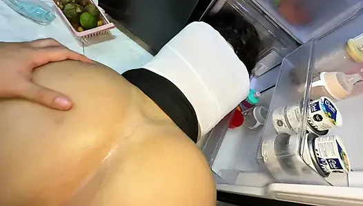 Patron bakım yaparken hizmetçiyi sikiyor